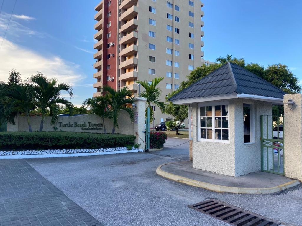 Beach-Side Condos At Turtle Beach Towers Ocho Rios Exterior photo